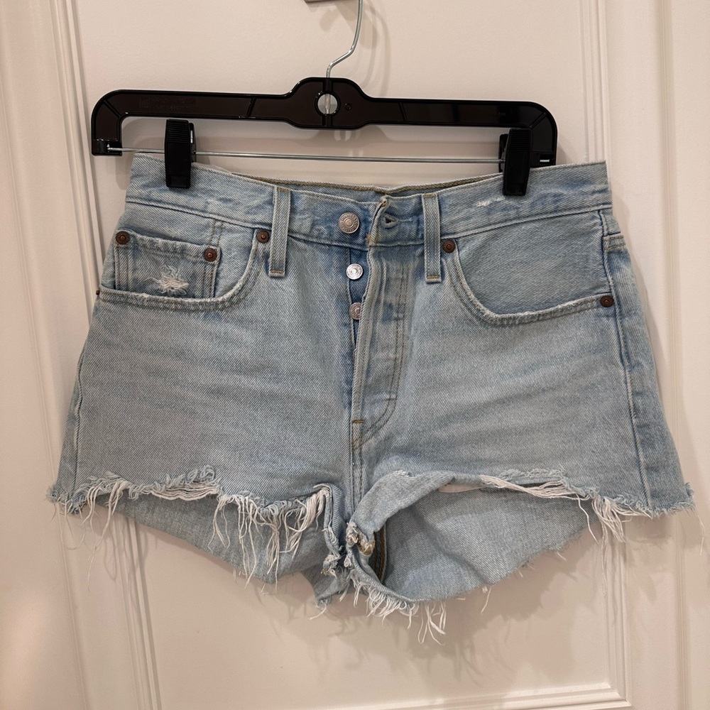 90s Levi's light wash denim shorts #vintage #retro